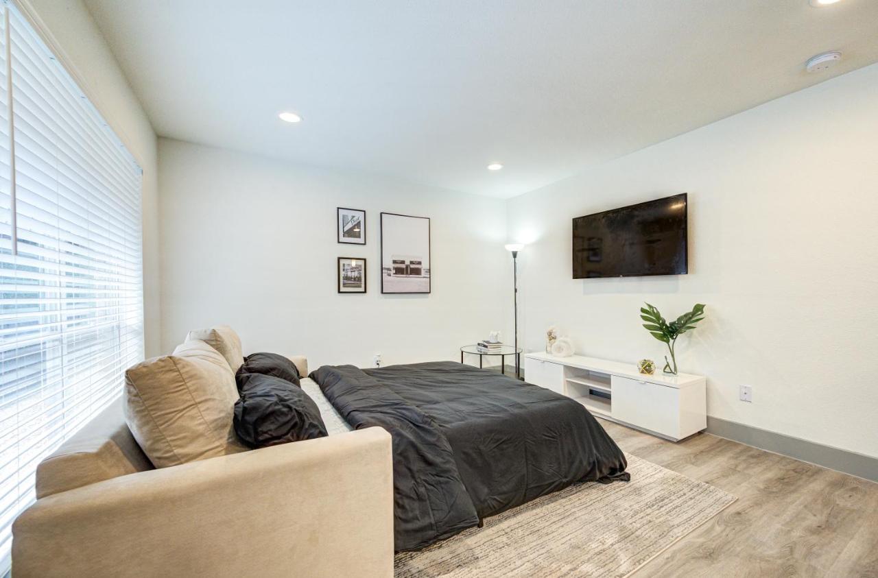 Trendy Midtown Apt, Walk To Shops & Sites, Pets Ok Houston Eksteriør billede